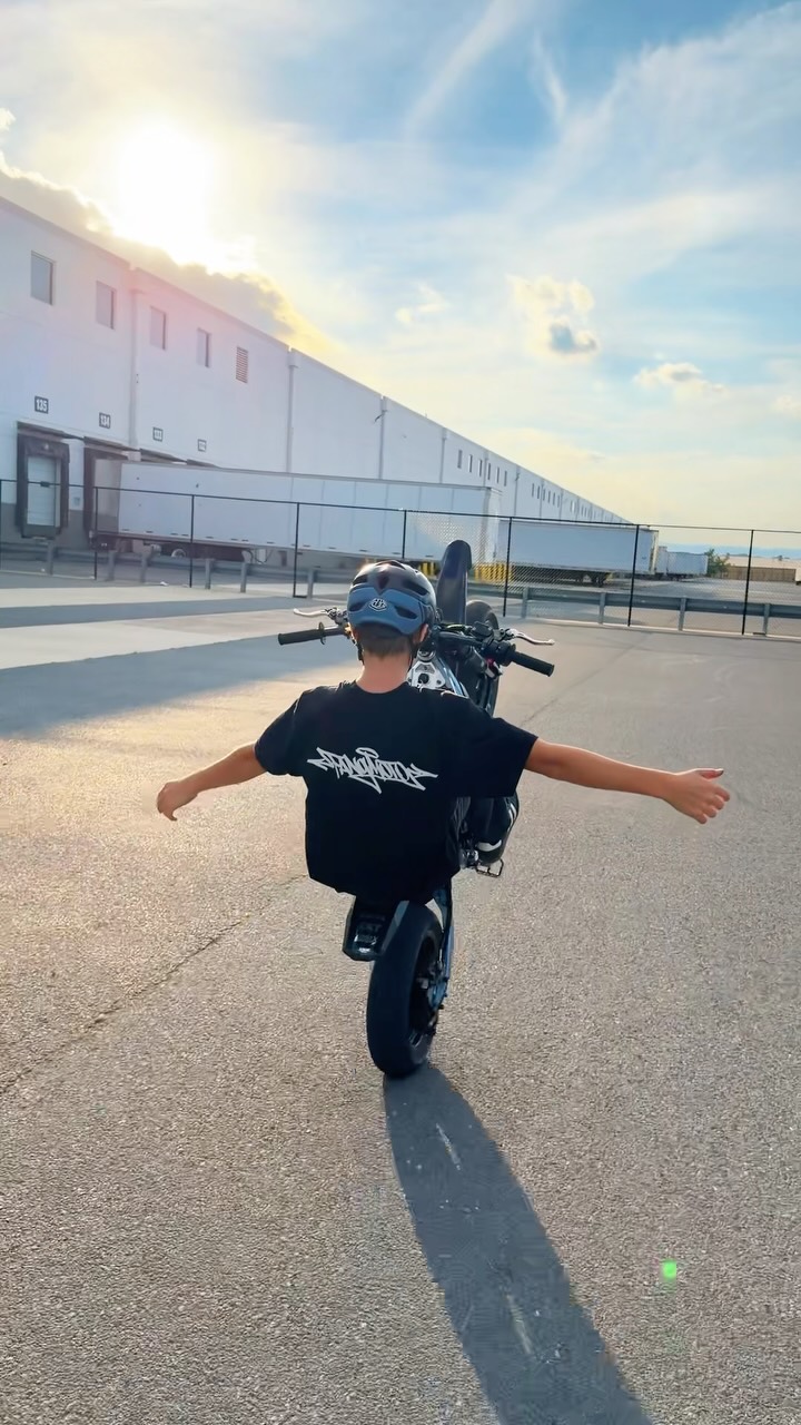 Keller Lahr post on Instagram